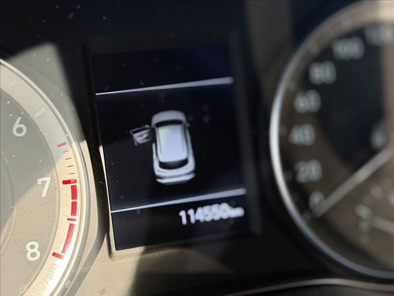 Hyundai Kona T-GDi 88kW SERVISKA - fotka 14 z 26