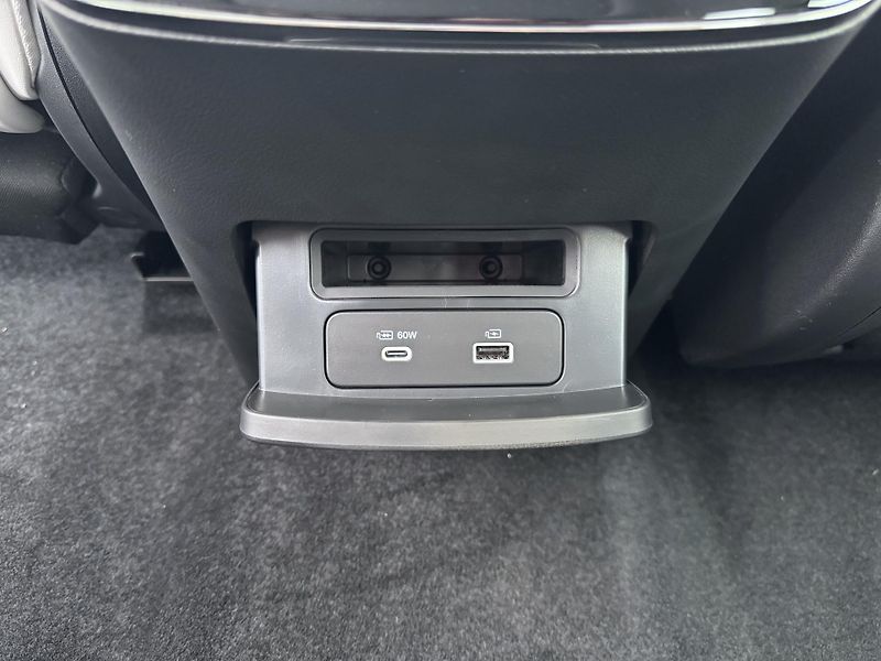 Dongfeng Voyah Free REV 318 (2026) - fotka 24 z 26