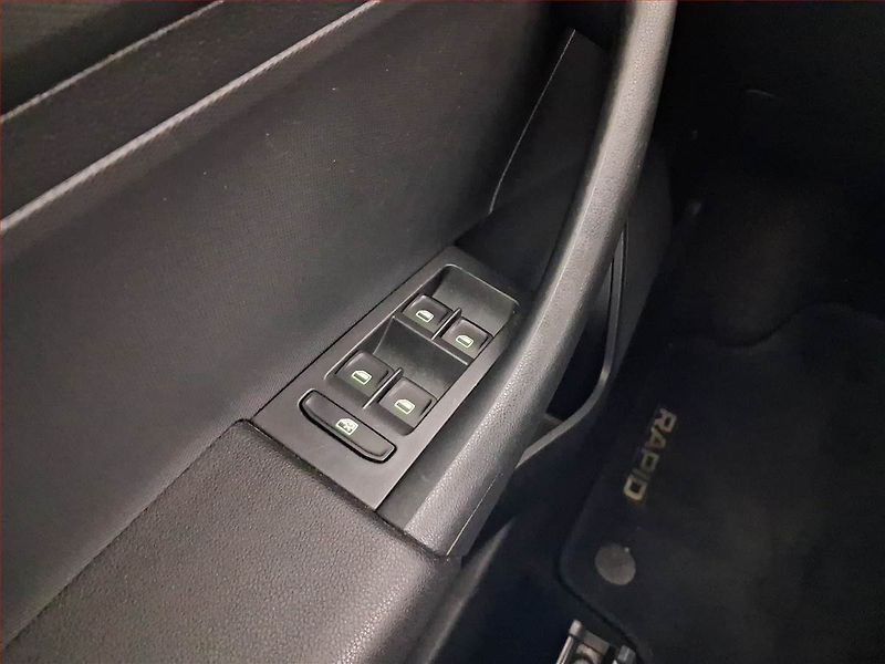 Škoda Rapid (2014) Spaceback 1.6 TDI, Serv.kniha - fotka 18 z 19