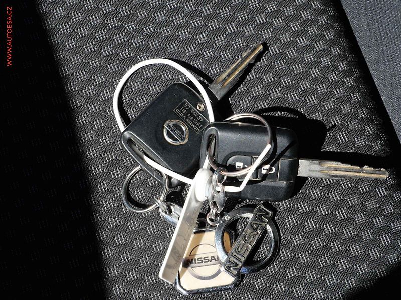 Nissan Note (2007) 1.5 dCi, AC, park.asist - fotka 14 z 14