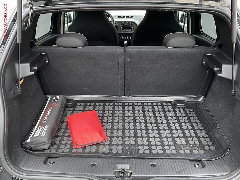 Renault Twingo (2019) 1.0i, AC - fotka 7 z 14
