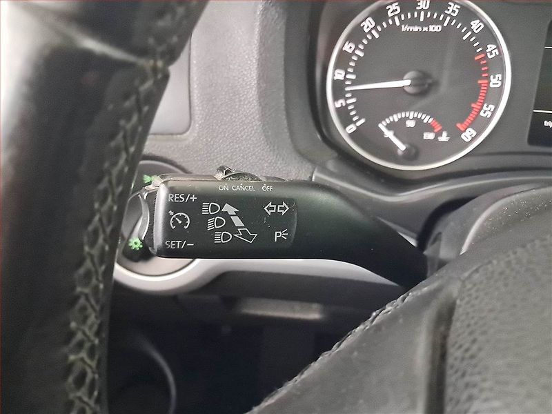 Škoda Octavia (2010) 1.6 TDI, po STK, Tažné - fotka 17 z 18