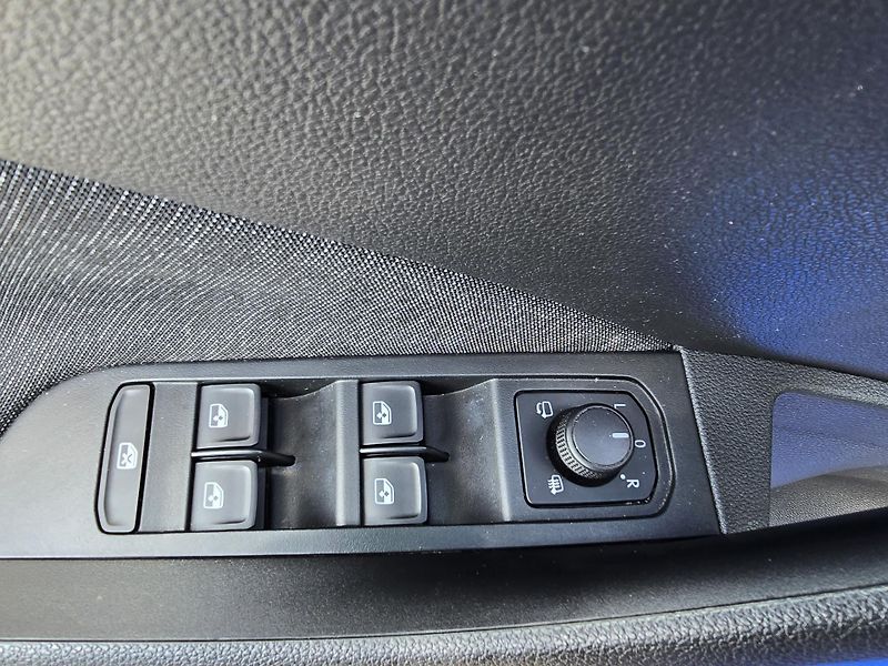 Škoda Scala 1.0TSI 70KW STYLE+ FULL LED ČR - fotka 12 z 37