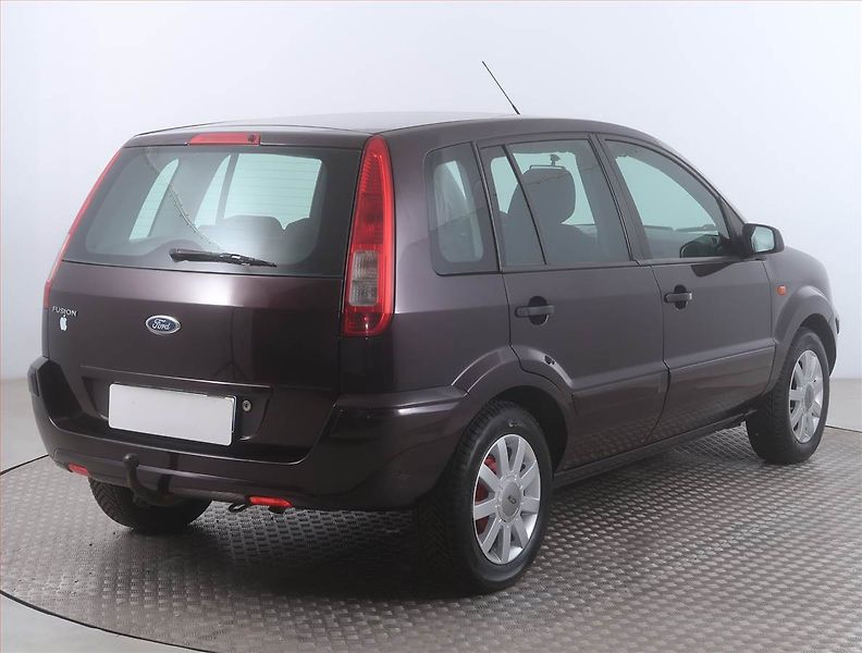 Ford Fusion (2010) 1.4, Serv.kniha, Tažné - fotka 5 z 14
