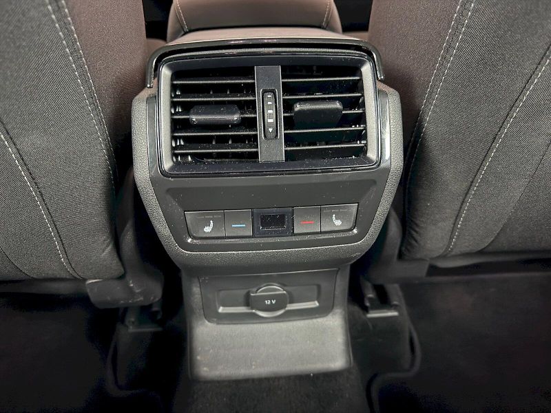Škoda Karoq (2023) Sportline 1.5 TSI / 110 kW DSG - fotka 21 z 28
