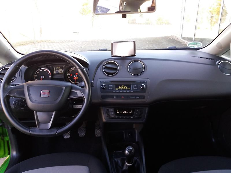 Seat Ibiza 1.4 16V,63kW,NAVI,DIG.KLIMA!! - fotka 18 z 37