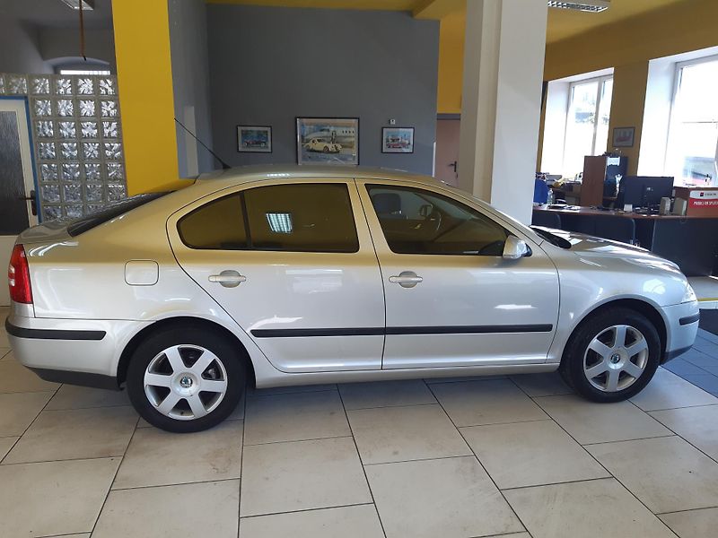 Škoda Octavia 1.6 MPI DIGIKLIMA vyhř.sedaky - fotka 7 z 22