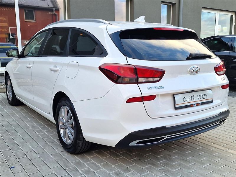 Hyundai i30 1.0 T-GDI Comfort,ČR,1.Maj. - fotka 8 z 50