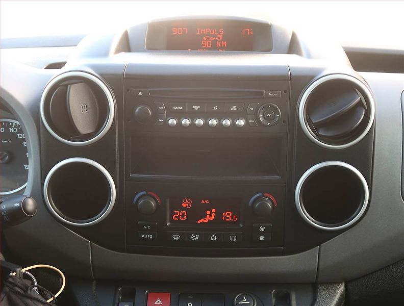 Citroën Berlingo (2016) XTR 1.6 HDi, 5Míst, ČR - fotka 12 z 19