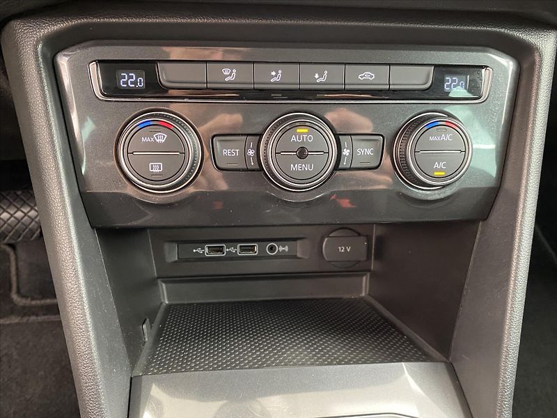 Volkswagen Tiguan 2,0 TDI DSG 110 kW COMFORTLINE - fotka 20 z 27