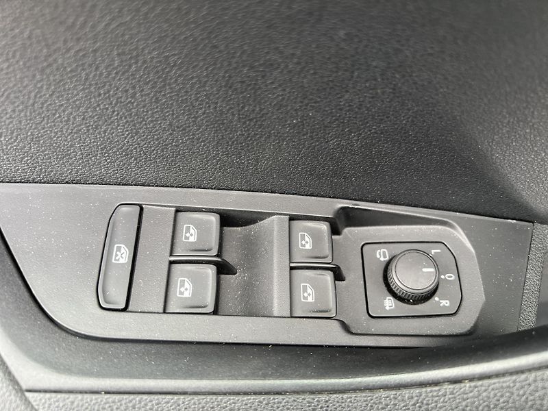Škoda Karoq Style Plus 2.0TDi 85kw DSG ALU - fotka 12 z 49