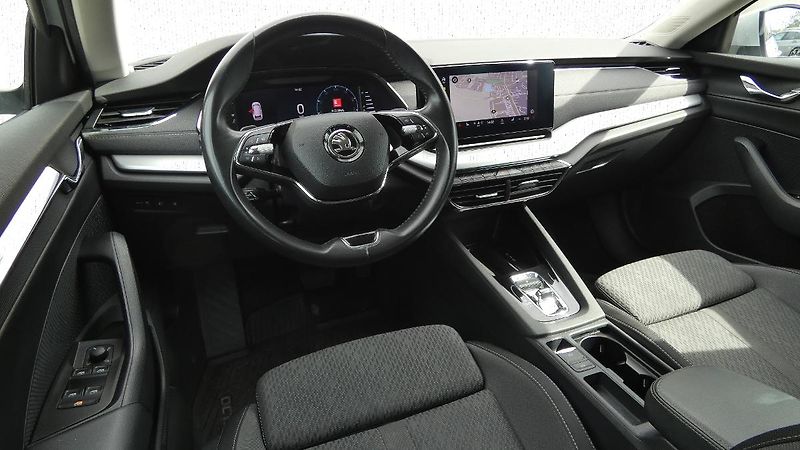 Škoda Octavia Combi 2,0 TDI Style 4x4 DSG 11 - fotka 5 z 25