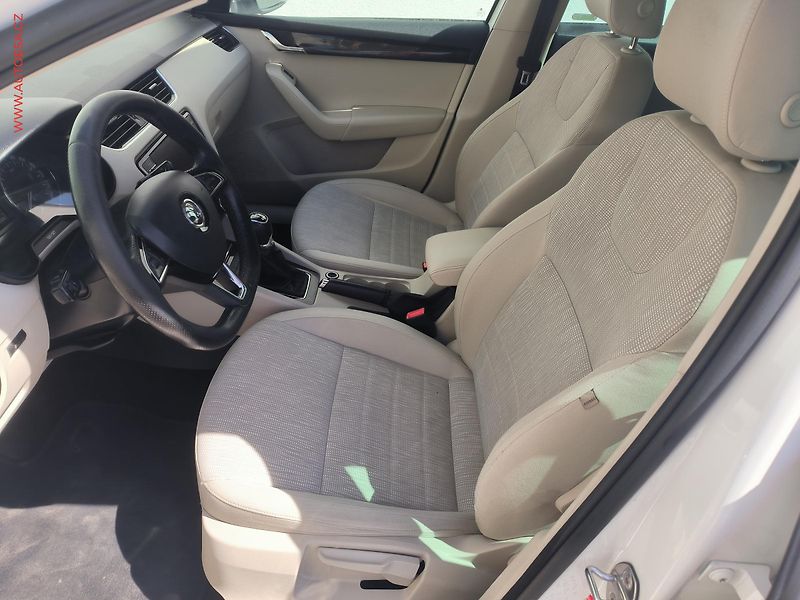 Škoda Octavia (2015) 2.0 TDi 4x4, ČR, Style, DSG - fotka 9 z 23