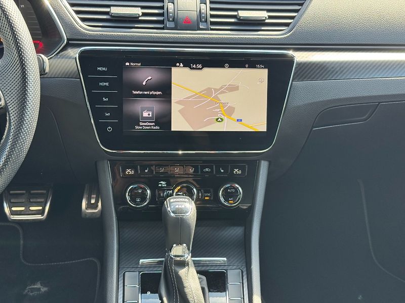 Škoda Superb (2023) Sportline 2.0 TDI 4x4 147kW - fotka 21 z 36