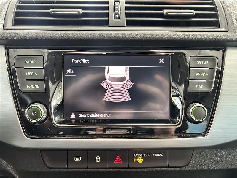 Škoda Fabia 1,0   TSI 70kW,SERVISKA,PŮVOD - fotka 14 z 23