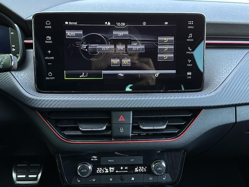 Škoda Kamiq 1.5TSi DSG Monte Carlo 150PS M - fotka 25 z 47