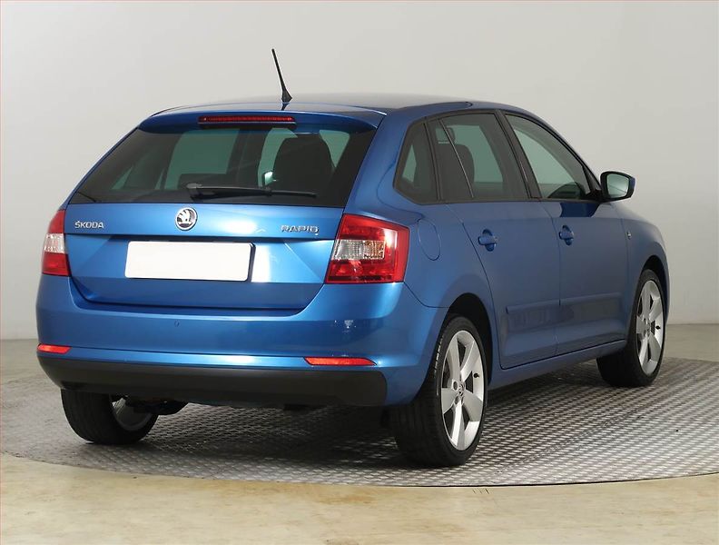 Škoda Rapid (2014) Spaceback 1.2 TSI, Tempomat - fotka 5 z 23