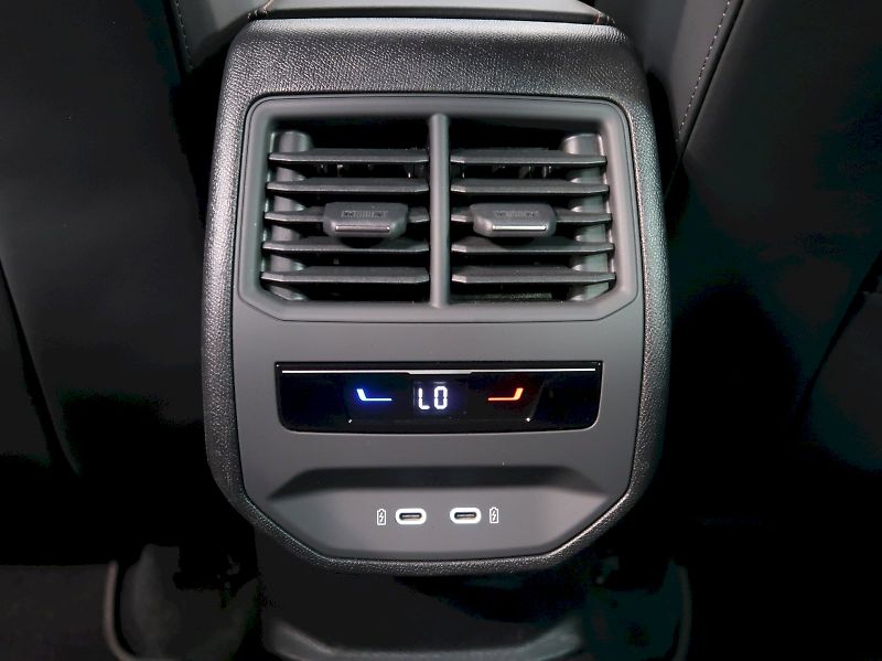 Cupra Formentor (2024) VZ 2.0TSI 180KW DSG - fotka 44 z 47