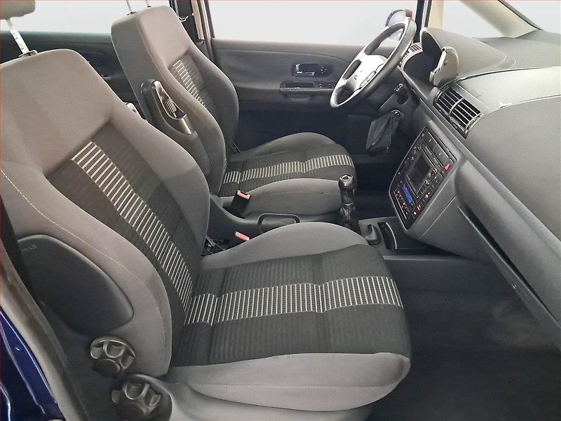 Volkswagen Sharan (2009) 2.0 TDI, 7 míst, Xenony - fotka 9 z 17