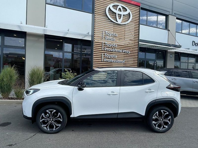 Toyota Yaris Cross 1.5 Hybrid 130k FWD Style - fotka 4 z 28