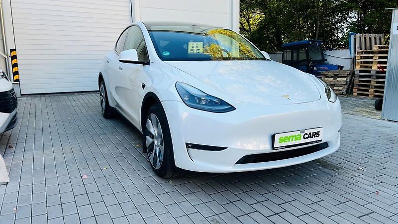 Tesla Model Y (2022) LR AWD Berlin Záruka SoH 93,4% - fotka 4 z 57