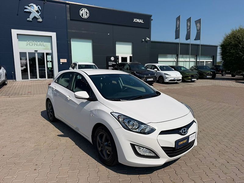 Hyundai i30 1.4CVVT 100 MAN6 Trikolor - fotka 22 z 25