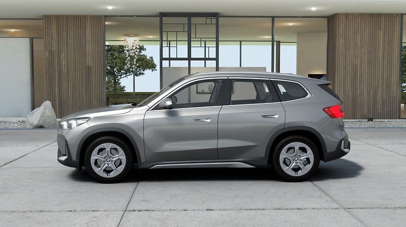BMW X1 sDrive18d - fotka 5 z 14