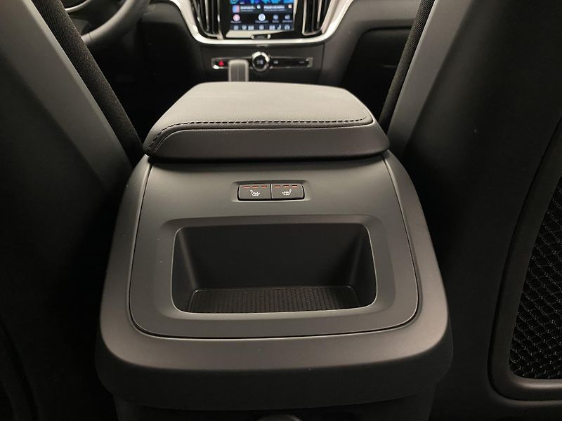 Volvo V60 (2026) B4 AUT CORE - fotka 56 z 56