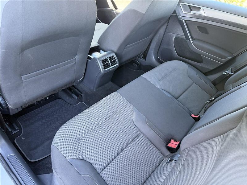 Volkswagen Golf VII 1.2 TSI Comfortline - fotka 11 z 13