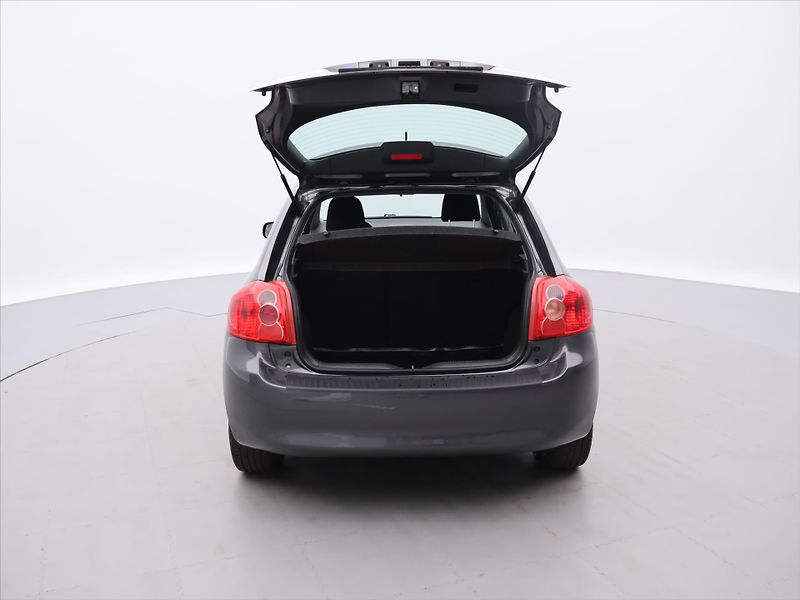Toyota Auris 1,6 VVT-i 91kW Sol Aut.klima - fotka 9 z 22