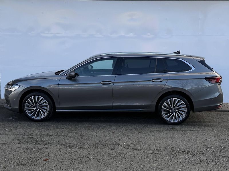 Škoda Superb (2025) L&K 7DSG 2,0 TDI - fotka 2 z 6