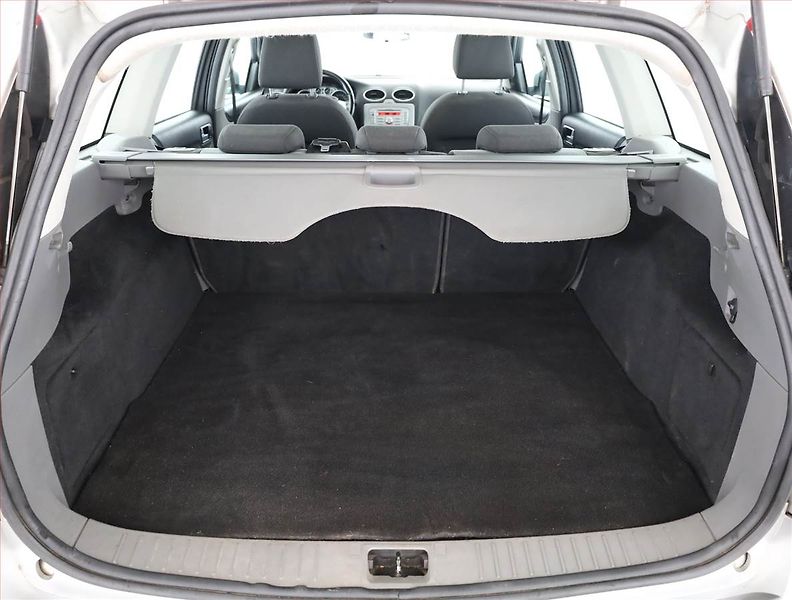 Ford Focus (2009) 1.6 16V, nová STK, jezdí dobře - fotka 14 z 14