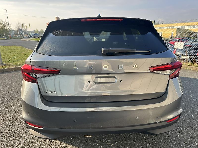 Škoda Fabia DYNAMIC 1.0TSI 85kW - fotka 5 z 13