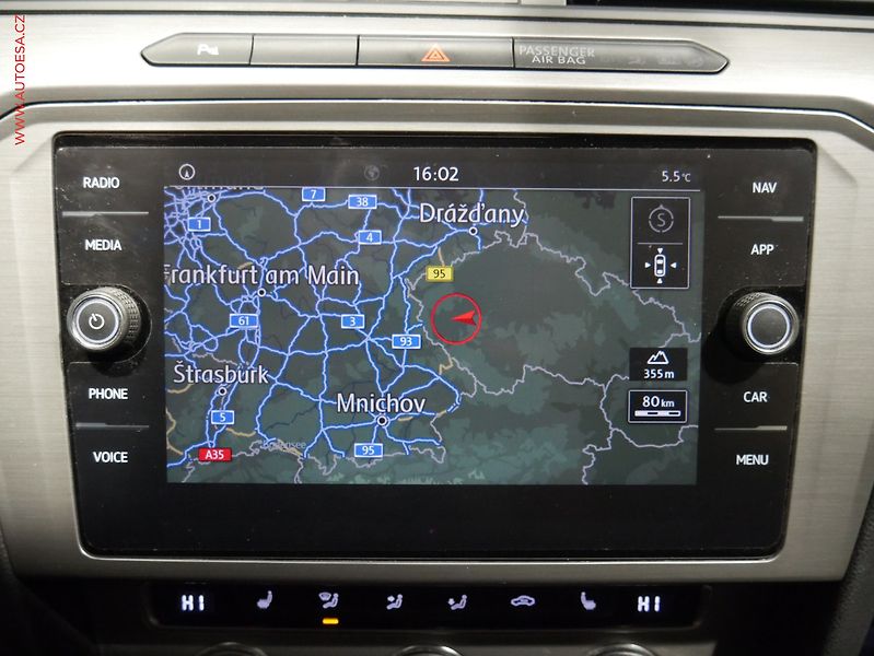Volkswagen Passat (2018) 2.0 TDi, Trend, DSG - fotka 14 z 18