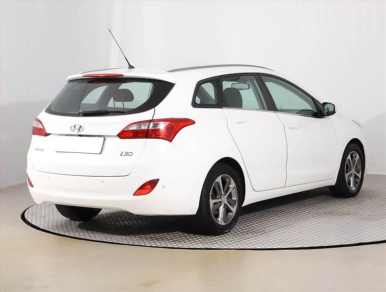 Hyundai i30 (2017) 1.6 CRDi, Automat, Serv.kniha - fotka 5 z 14