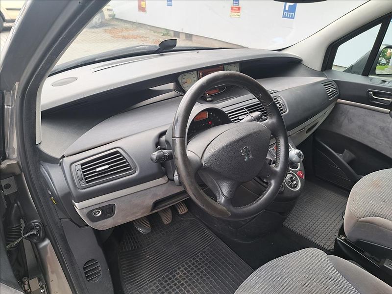 Peugeot 807 2,0 HDI - fotka 14 z 41
