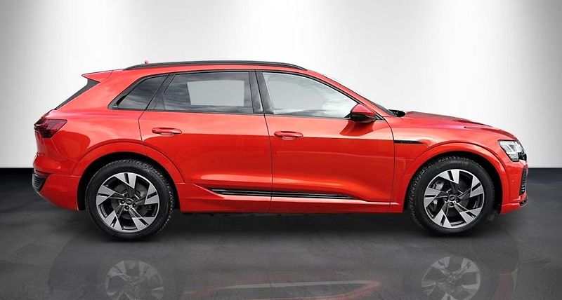 Audi Q8 e-tron 50 Q Kamera Tažné Vzduch LED - fotka 4 z 13