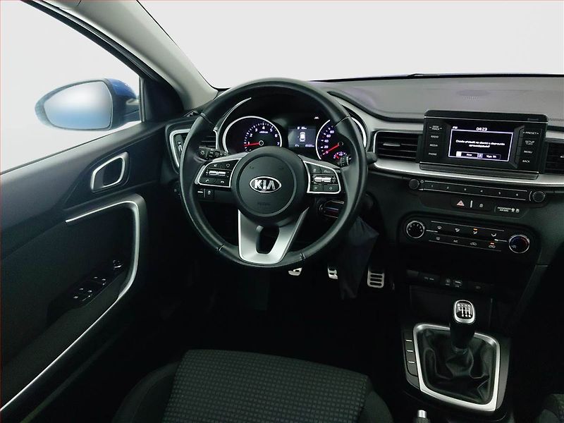 Kia Ceed (2019) Cool 1.4 CVVT, ČR,1.maj - fotka 7 z 17