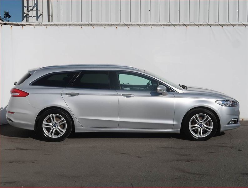 Ford Mondeo (2018) Titanium 2.0 TDCI, 4X4 - fotka 6 z 21