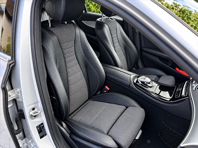 Mercedes-Benz Třídy E 2,0 E 220 d / 9G-TRONIC - fotka 21 z 48
