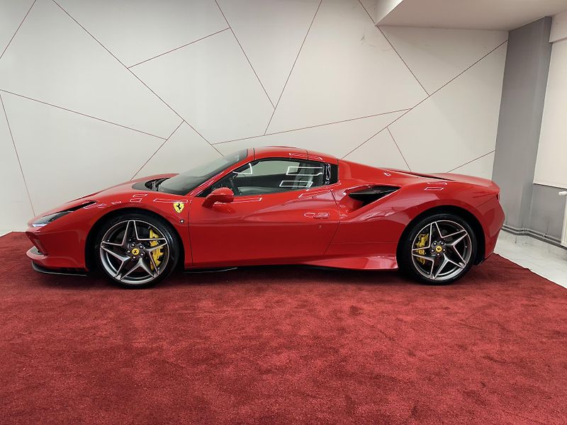 Ferrari F8 (2022) Spider*LIFT*DISPLAY*TEMPOMAT - fotka 4 z 18
