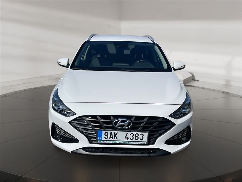 Hyundai i30 1,0 TGDI Family Comfort - fotka 2 z 11