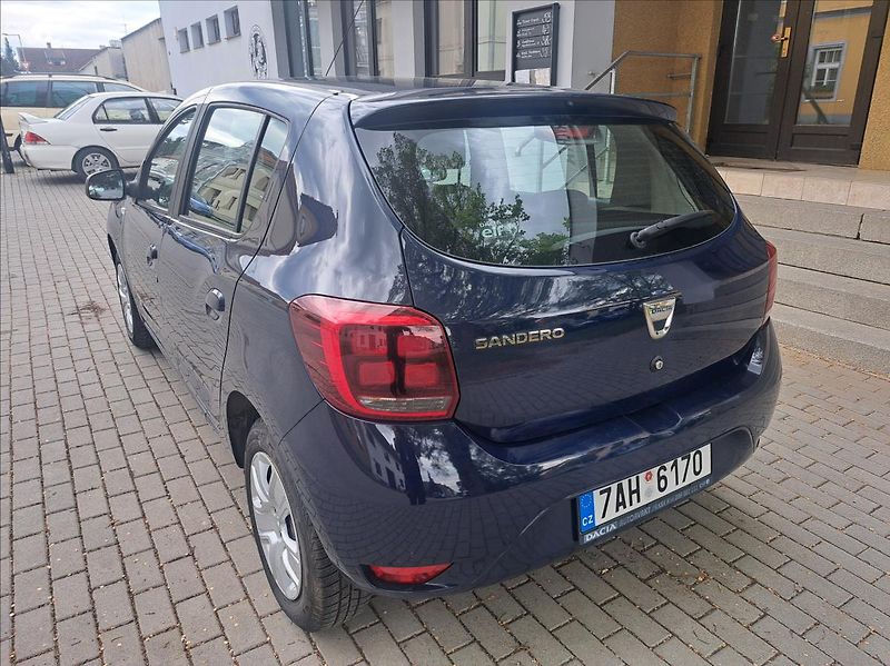 Dacia Sandero 1,0 SCe - fotka 6 z 35