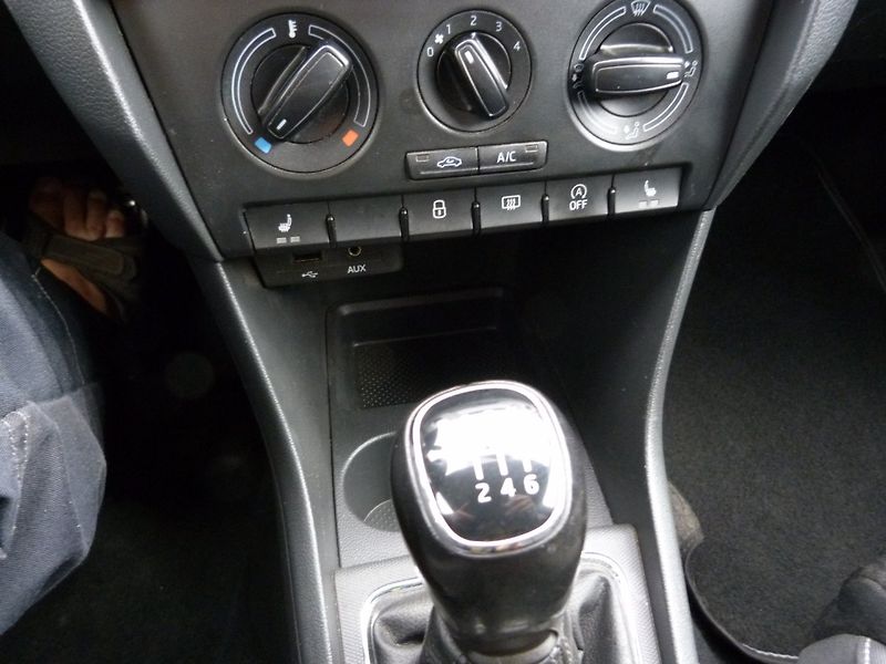 Škoda Rapid 1.2 tsi 81 kw - fotka 17 z 19