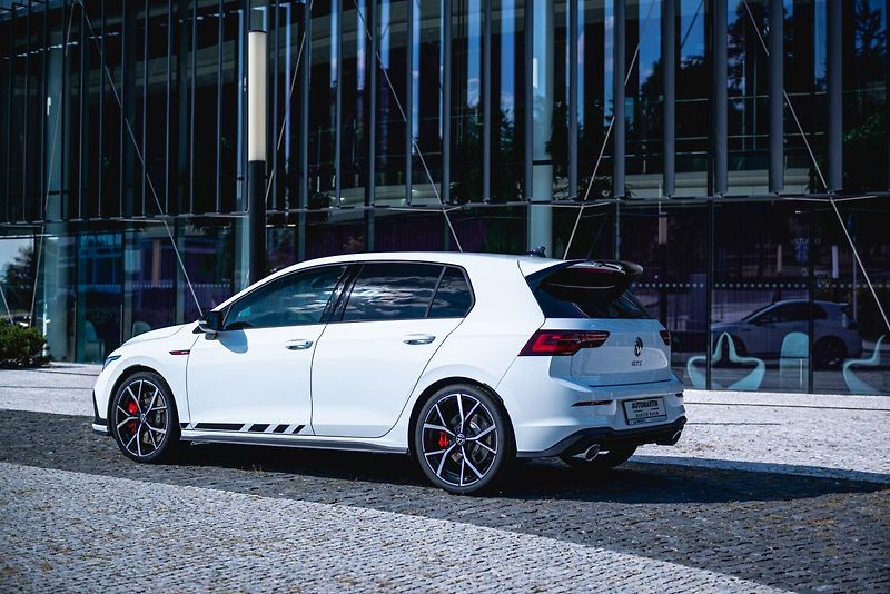 Volkswagen Golf (2022) GTI Clubsport 2,0 TSI 7DSG - fotka 6 z 23