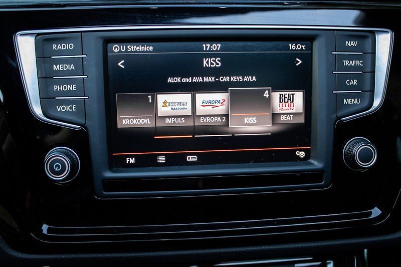 Volkswagen Touran 2.0 TDI, 110kW - fotka 23 z 45