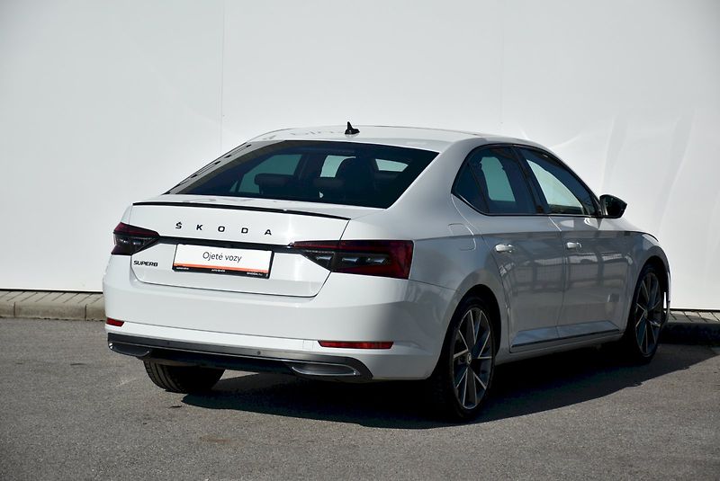 Škoda Superb (2021) Sportline 1.5 TSI DSG - fotka 9 z 35