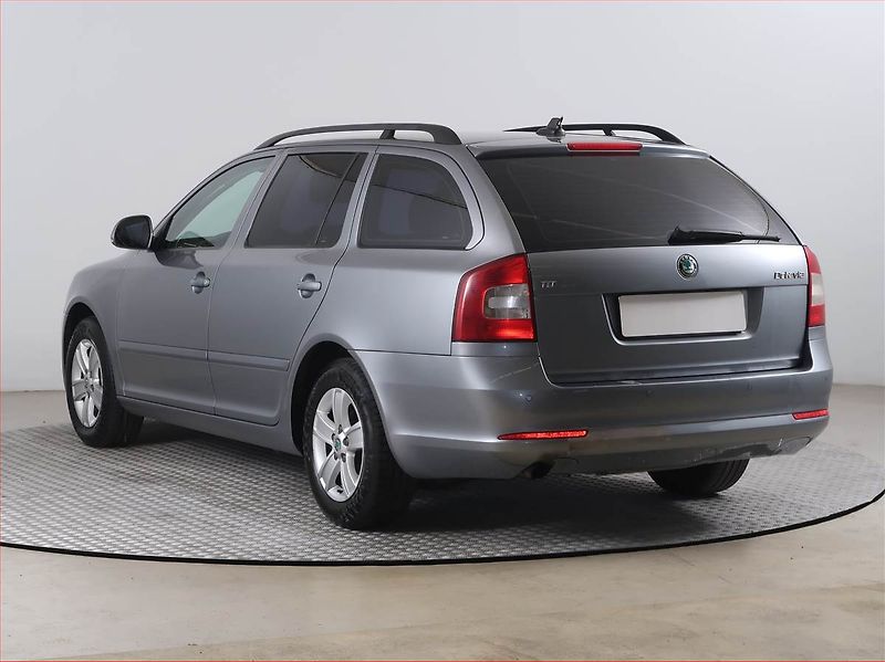 Škoda Octavia (2012) Greenline 1.6 TDI, Serv.kniha - fotka 4 z 15