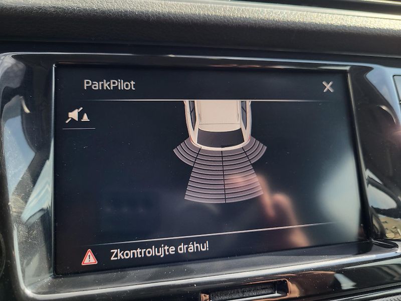 Škoda Fabia 1.0 TSI AMBITION Combi TOUR - fotka 18 z 46