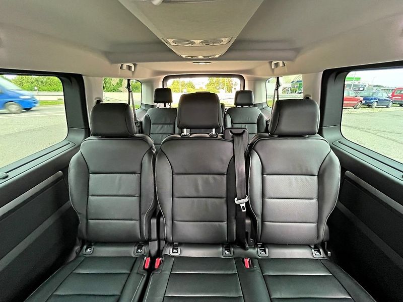 Opel Zafira (2026) 2.2 CDTi 180k Elegance AT8 - fotka 12 z 17